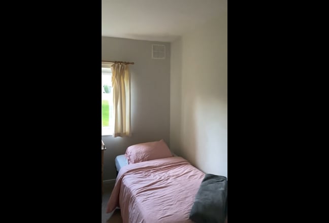   spacious single  room  Main Photo