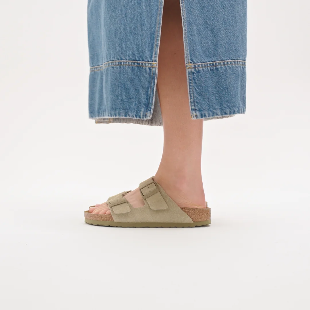 Arizona Suede Leather in Color Faded Khaki | BIRKENSTOCK Germany