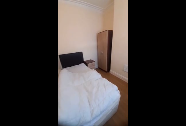 3 bedroom House on rent in Stoke on Trent  Main Photo