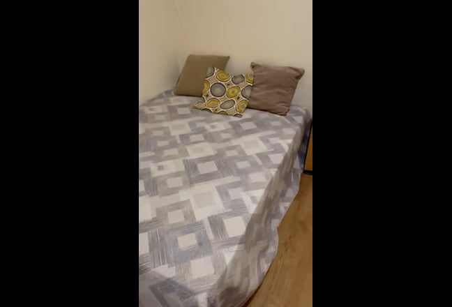 Nice Room in Quite flat  Main Photo