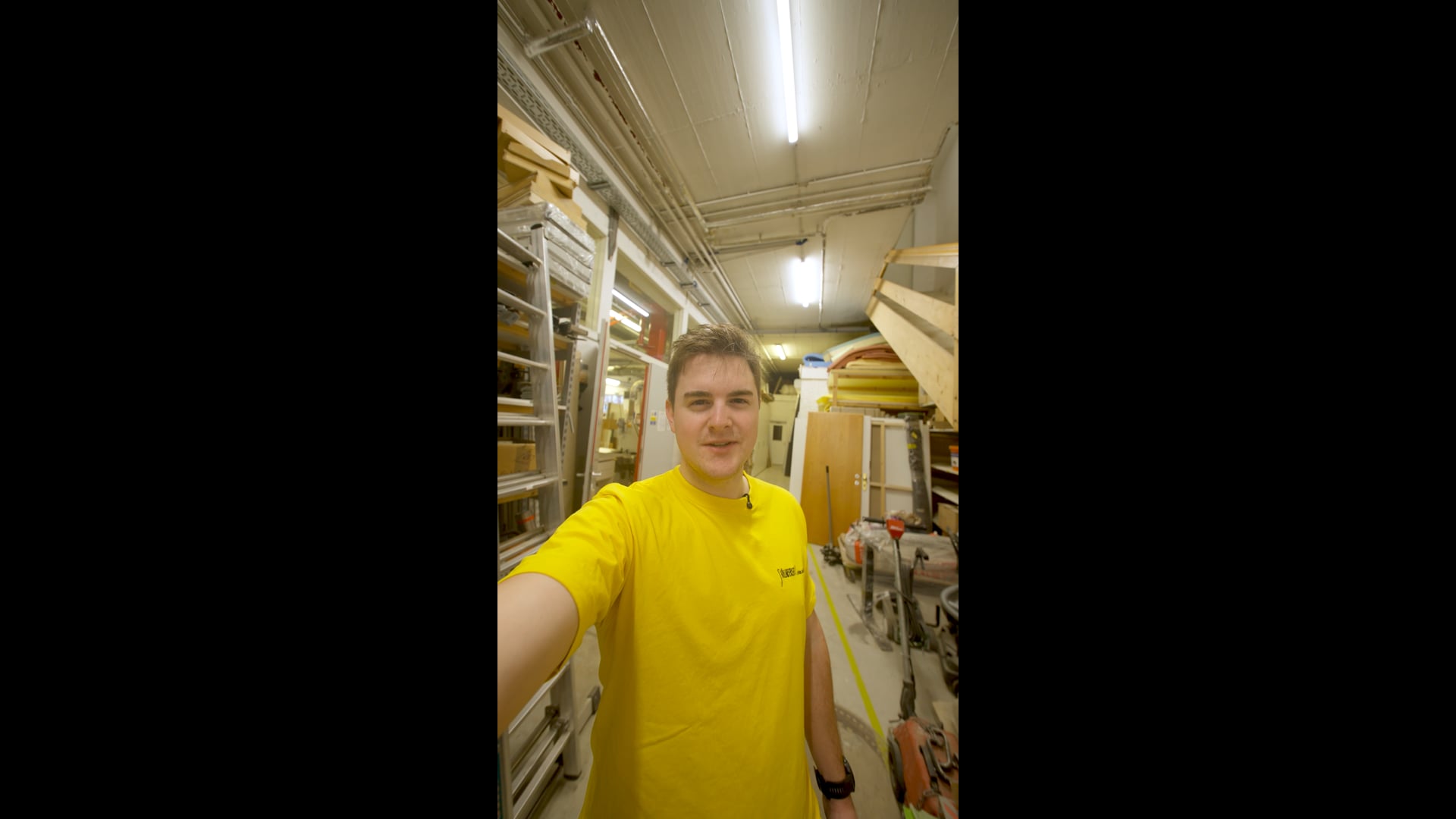 Ich gebe das Handy an jemanden weiter ...