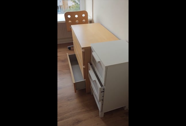 2 rooms available in a 5bed students house Main Photo