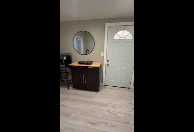 Private Entrance Guest Area for Up to 2 People Main Photo