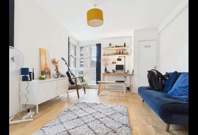  Double room with own dining/sitting area. Main Photo