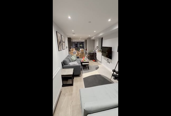 Luxury 1 Bedroom Flat in Brand New Development Main Photo