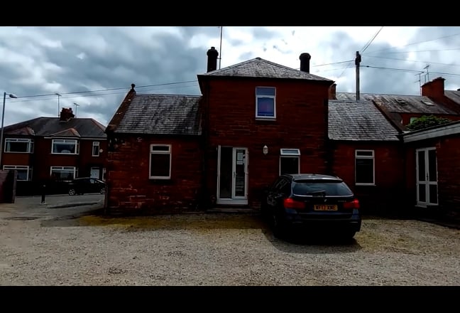 E-s double room in quiet cottage nr town centre Main Photo