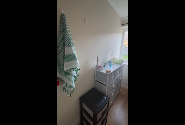 One single room available  Main Photo