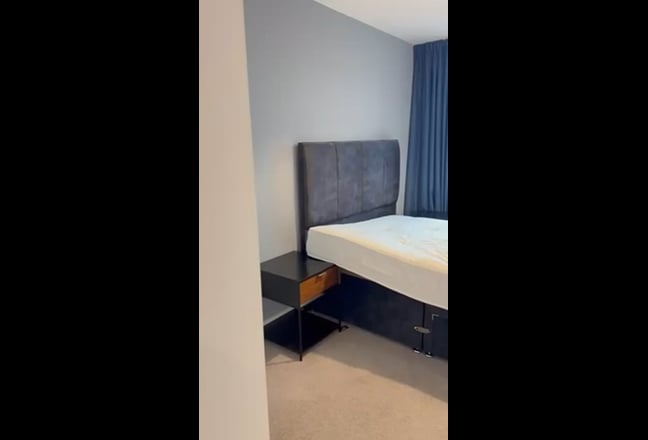 Room available in 3 bedroom flat from end of Feb Main Photo