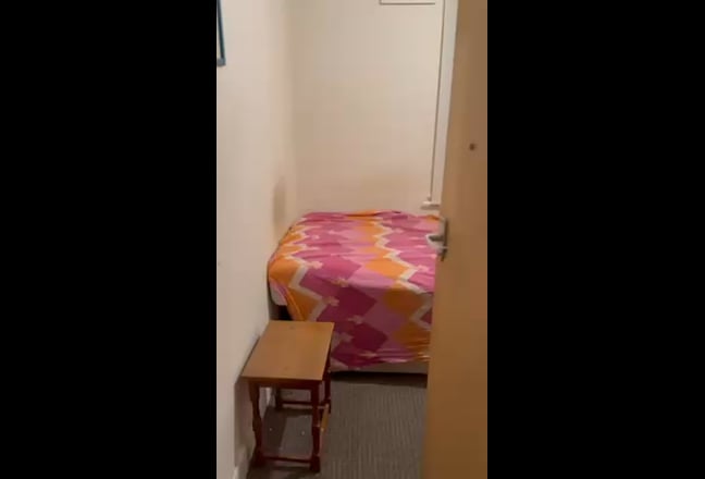 Furnished single room  Main Photo