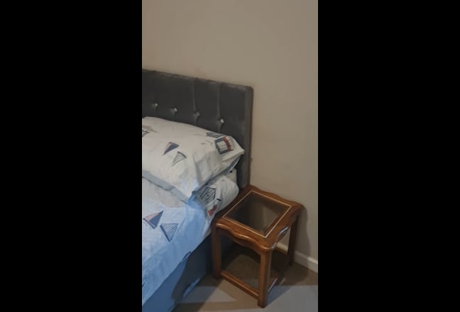 A clean, fully furnished double bed room for rent Main Photo