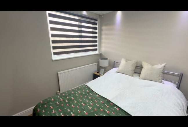 Fully Refurbished En-Suite Room(All Bill Included) Main Photo