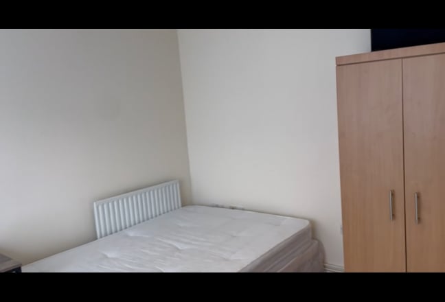 1 bedroom, share bathroom, ideal male student/prof Main Photo