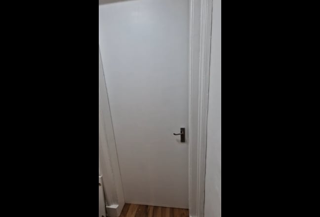 Studio 500m Subway,all  bills inc,private garden Main Photo