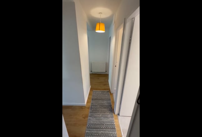 Two bedroom flat in Southfields Main Photo