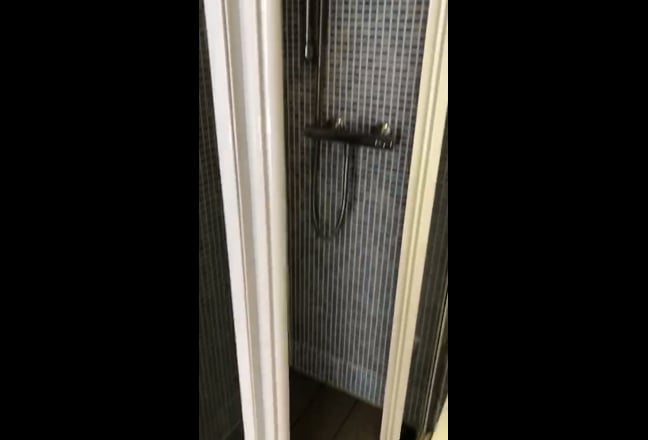 Split level studio with balcony in Earl's Court Main Photo