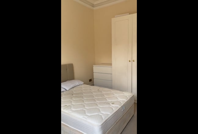 Sunny Large Ensuite Double Room in Victoria Main Photo