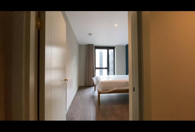 Double room and bathroom in Wembley park Main Photo