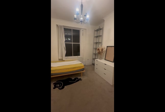 Stoke Newington Flat for Creative Professionals Main Photo