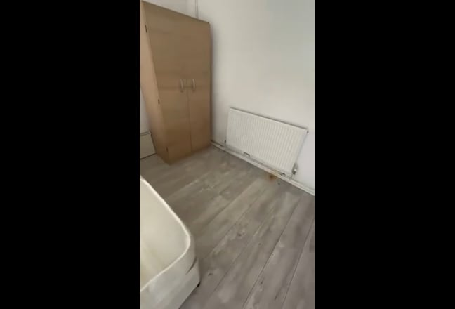 Amazing double room with private gardens  Main Photo