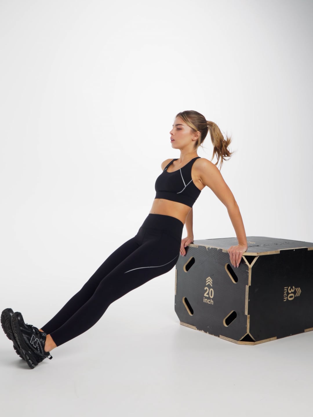 טייץ עם כיסים ורפלקטור אורך ”25 מבד nero