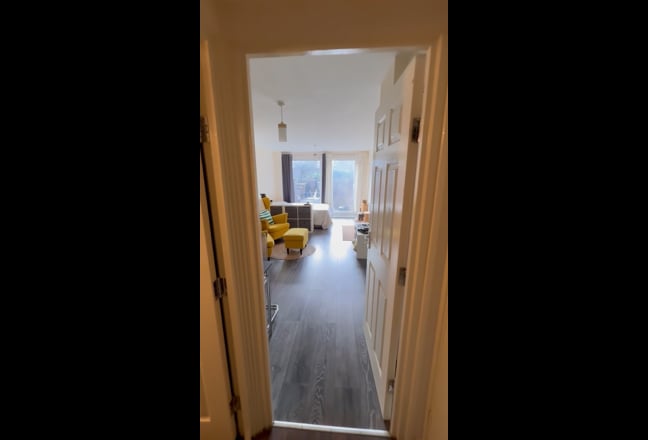  Ensuite Double Room with Private Garden  Main Photo