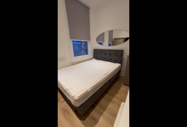 Great ensuites in Large House  Main Photo