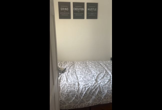 Double Bedroom to let with En Suite  Main Photo