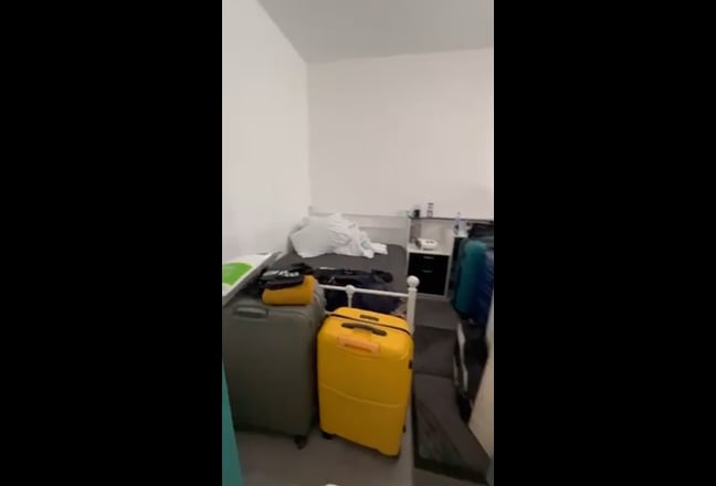 Fully Furnished Room in Modern Shared House  Main Photo