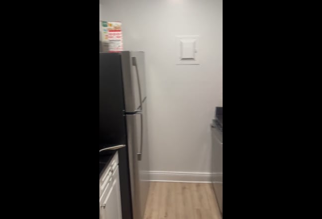 Fantastic Deal for Midtown Luxury Building room Main Photo