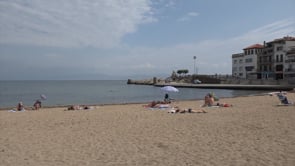 L'Escala estudia substituir les dutxes de les platges d'Empúries per rentapeus