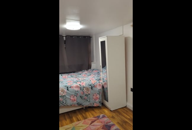 Smart Studio close to JR and Brookes Main Photo