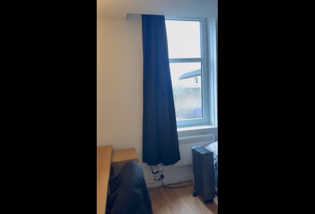Double Room for rent - West end Main Photo
