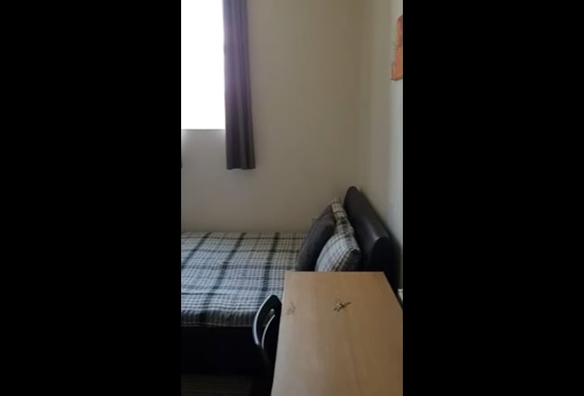 Cosy Double room in professional house share Main Photo