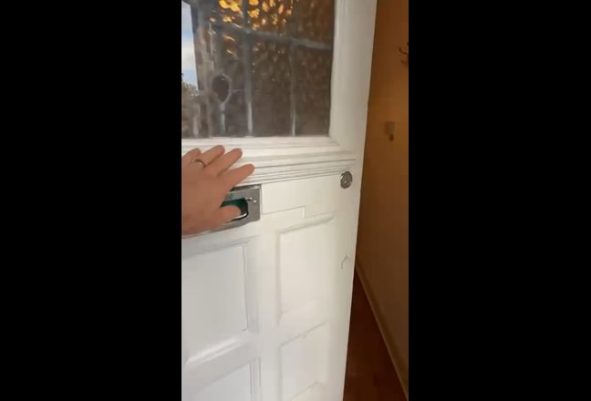 Lovely New House Availablke Next to Morden Station Main Photo