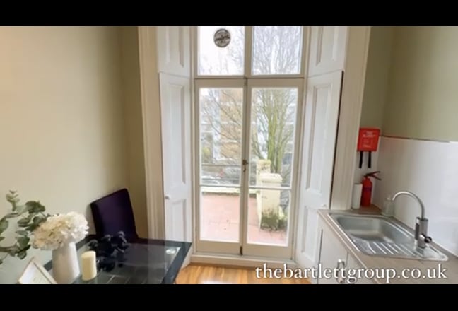 Lovely single bedsit  available in Pimlico Main Photo