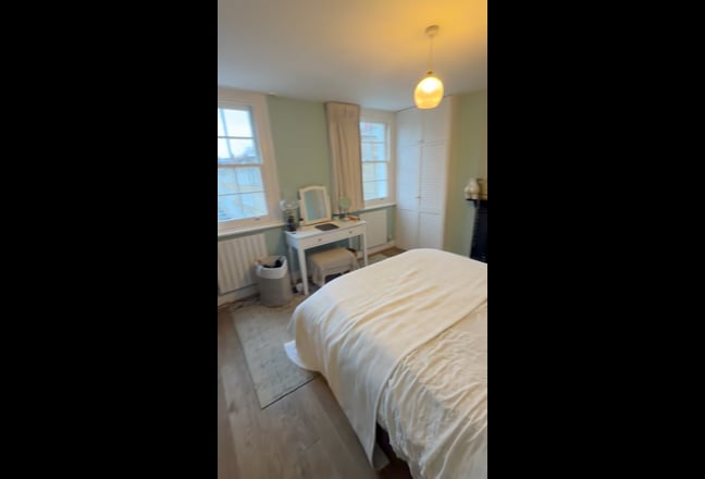 Elegant Double Room with Private Bathroom - Angel Main Photo