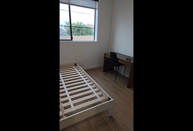 Private room + bathroom for rent Main Photo