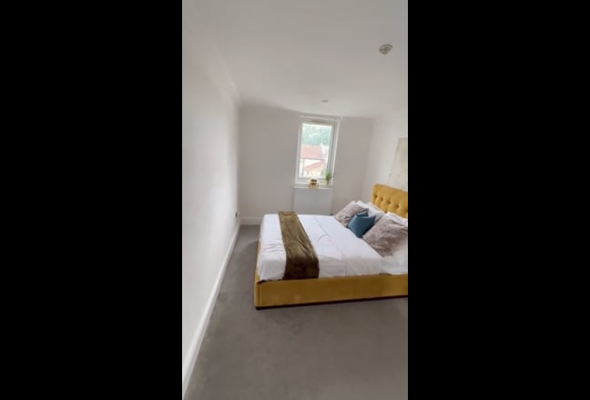 🏡 Beautiful Townhouse Overlooking Stratford Park Main Photo