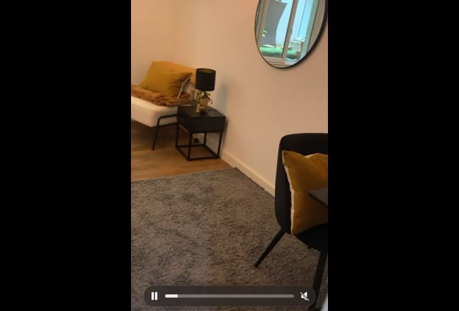 Room with Private Bathroom – Kensington (SW5) Main Photo