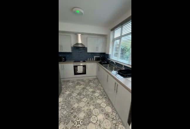 Newly Renovated Modern Shared House Main Photo