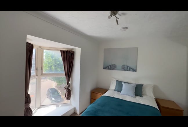 Great dbl nr C.Wharf, fast WiFi, lounge, garden Main Photo