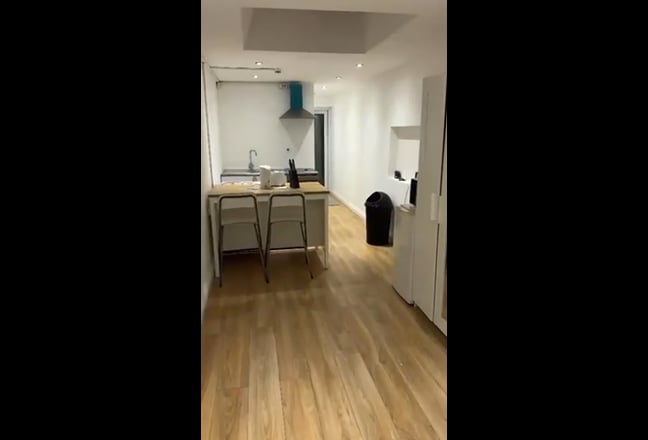 Studio  Available New Malden Main Photo