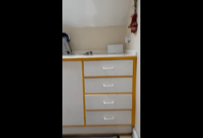 Furnished Spacious Attic Room in Broomhill Main Photo