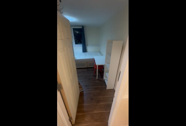 Belsize park, lounge, eatin k, bargain dble! Main Photo