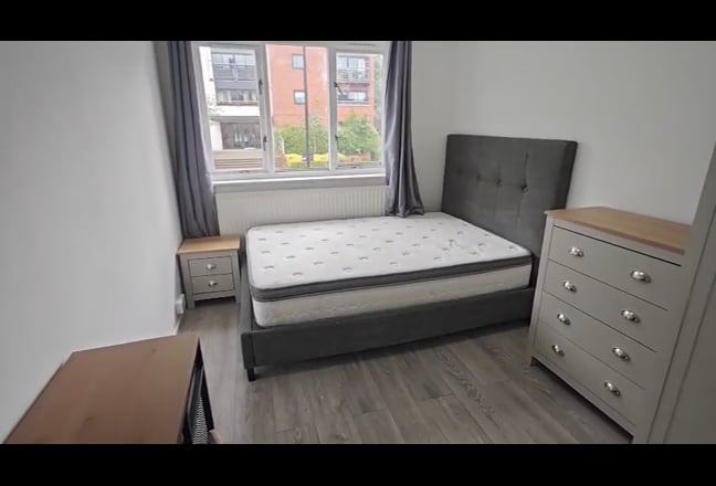 Refurbished double ensuite Main Photo