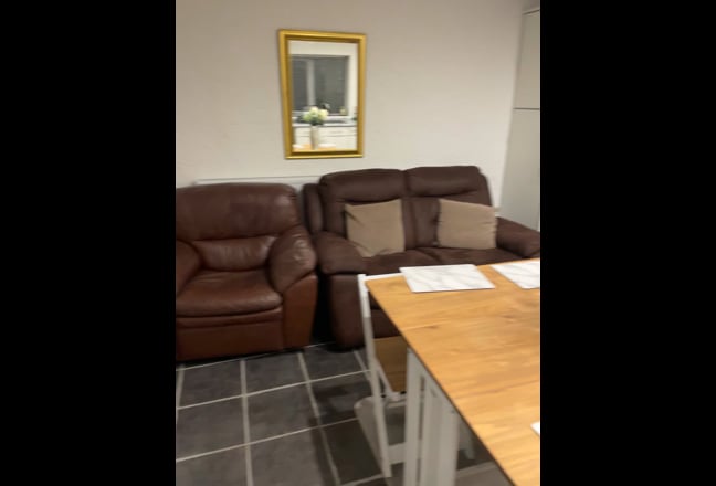 3 storey house close to transport links & shop Main Photo