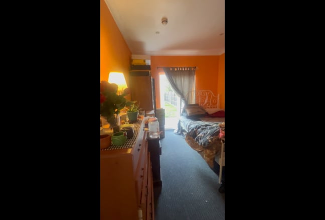 En-suite immediate room available  Main Photo