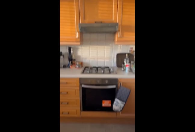 Room in spacious 2 bed house Main Photo