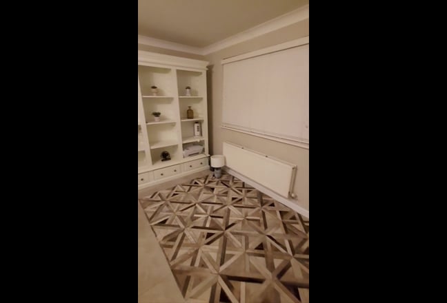 No deposit 2 Rooms – 5 Mins to Ifield Station,  Main Photo