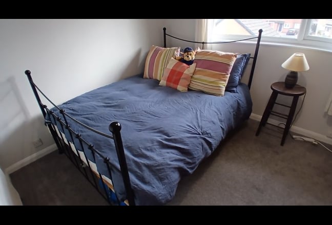 Lovely room in quiet residential area Main Photo